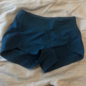 lulu lemon size 4 blue shorts